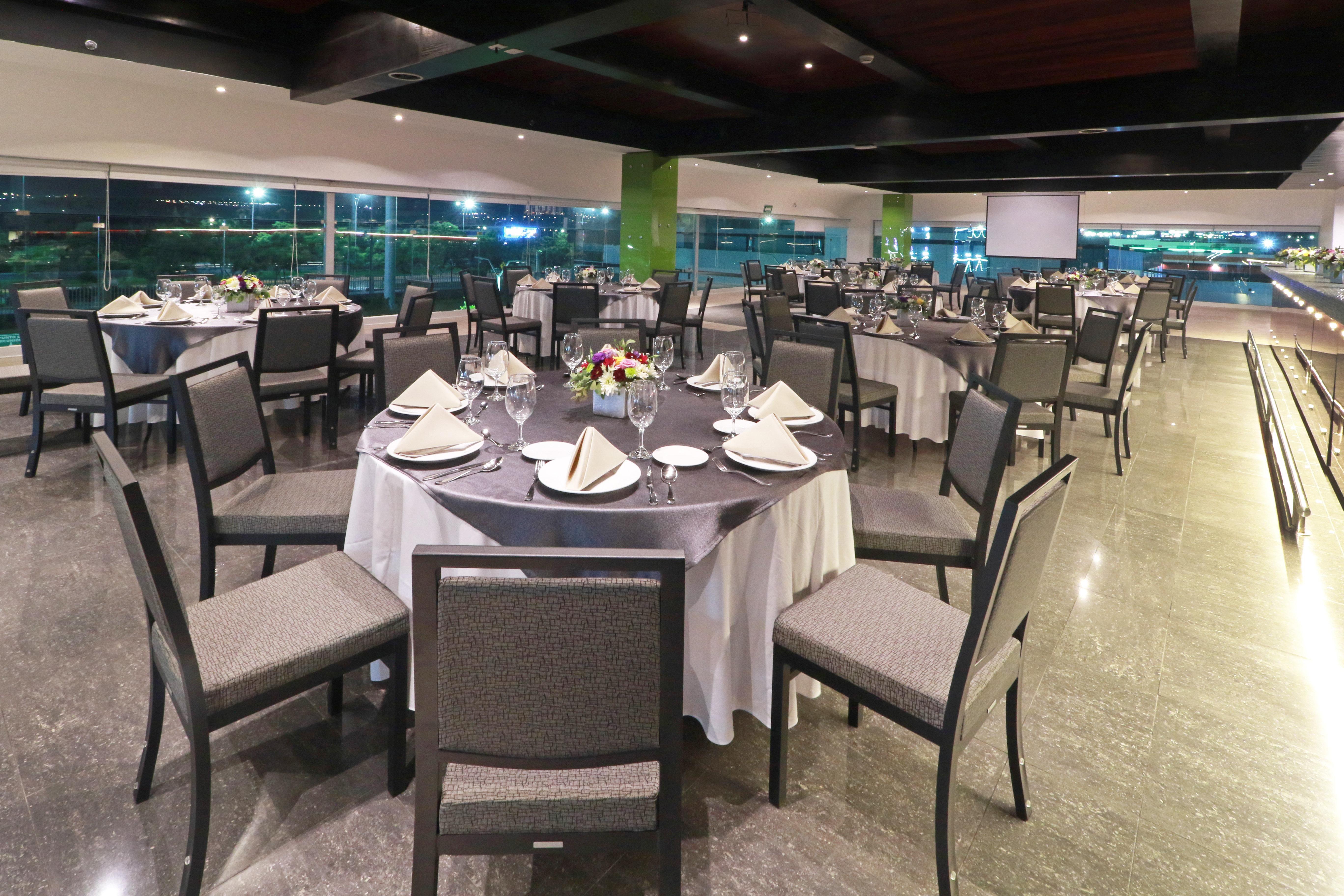 Holiday Inn Queretaro Zona Krystal By Ihg El Salitre Exterior foto